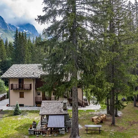 Апартаменти Wildhomes Wild Wolf *