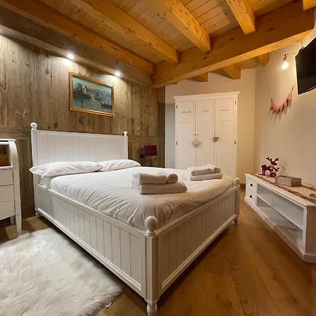 Wildhomes Wild Wolf Апартаменти *